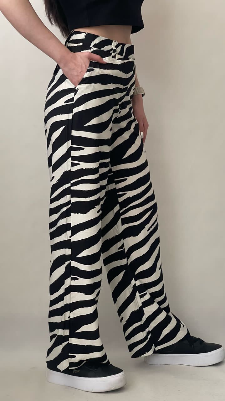 شلوار پارچه ای اسمارا زبرا